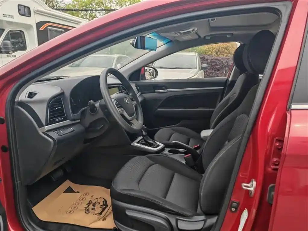 Hyundai Elantra 2016 Model 1.6L Automatic Smart Elite фото 4