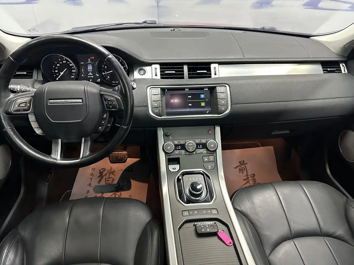 Land Rover Range Rover Evoque 2017 2.0T SE Smart Shine Edition фото 8