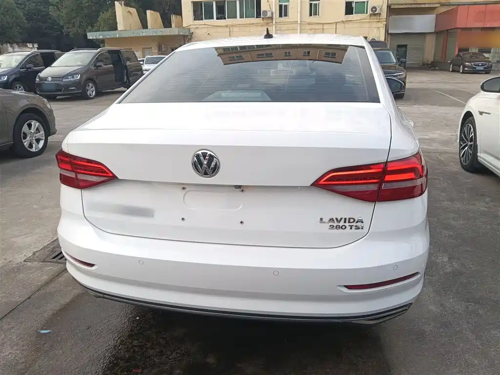 Volkswagen Lavida 2018 280TSI DSG Comfort Edition China V фото 6