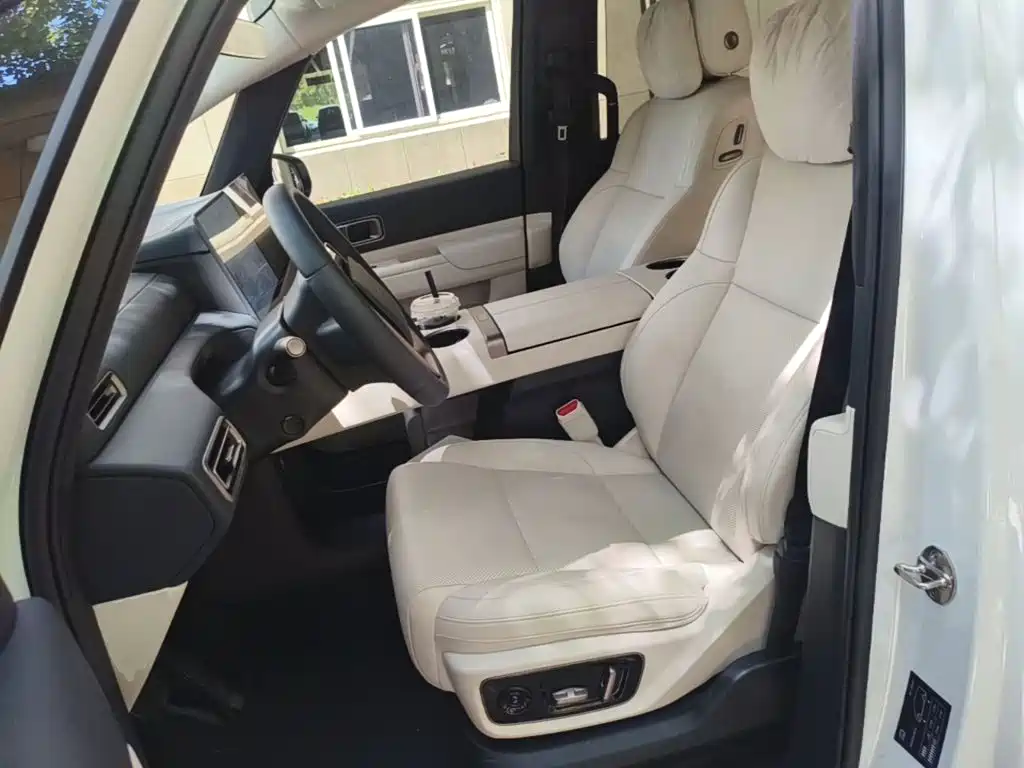 Li Auto MEGA 2025 2025 Model Home Family Special Edition