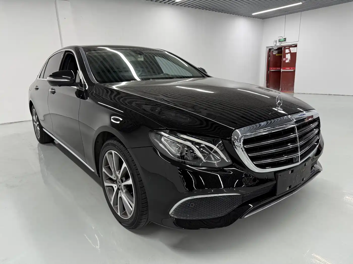 Mercedes-Benz E-Class 2018 E 300 L Luxury фото 3