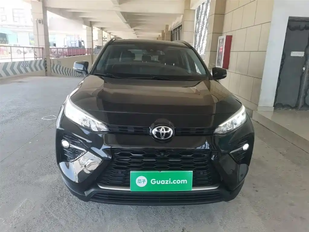 Toyota Wildlander 2022 2.0L CVT FWD Luxury PLUS Edition фото 3