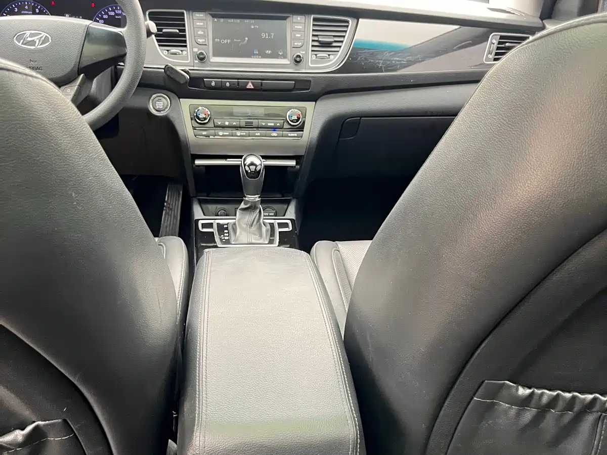 Hyundai Mistra 2016 1.8L Automatic Smart GLS фото 11