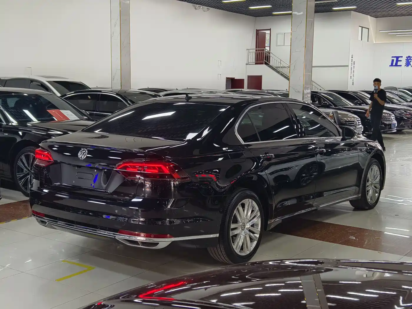 Volkswagen Phideon 2018 Facelift 380TSI FWD Flagship фото 17