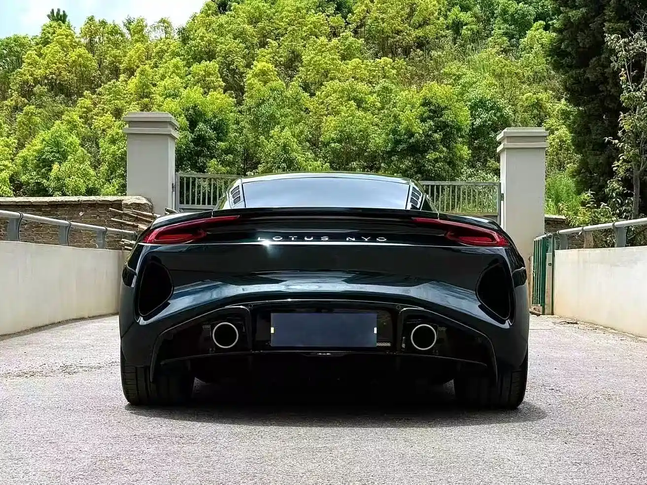 Lotus Cars EMIRA 2021 2.0T DCT First Edition фото 2