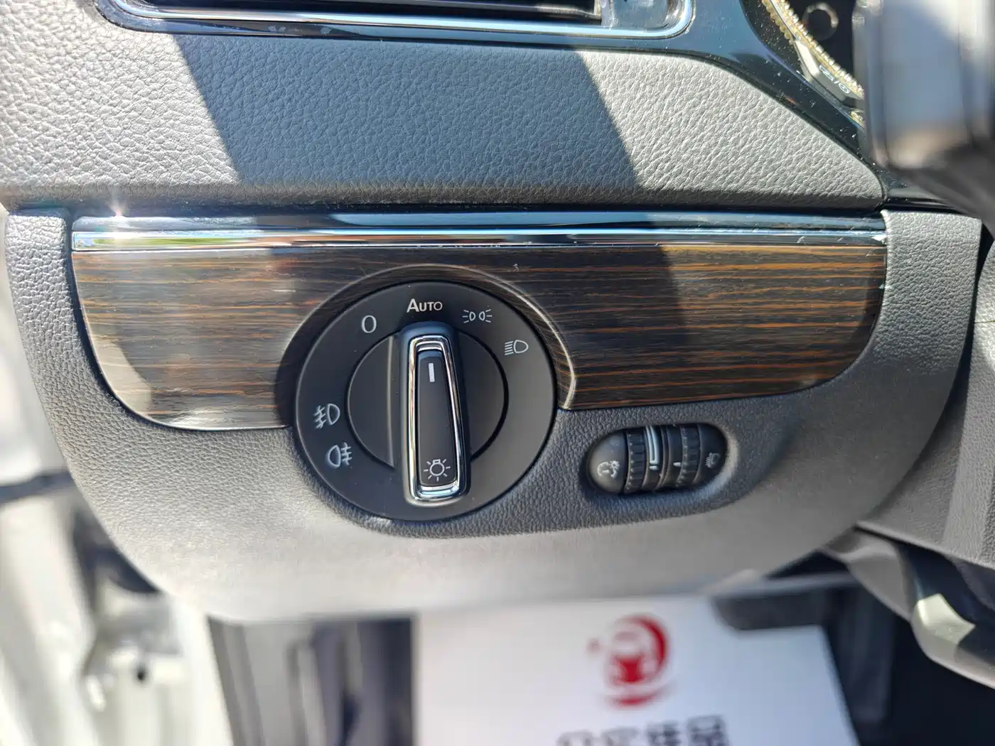 Volkswagen Sagitar 2015 230TSI Automatic Luxury фото 13