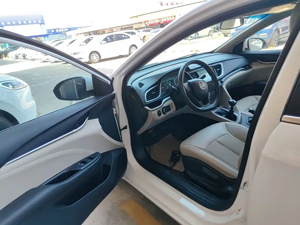 Фото 16 - Buick Excelle