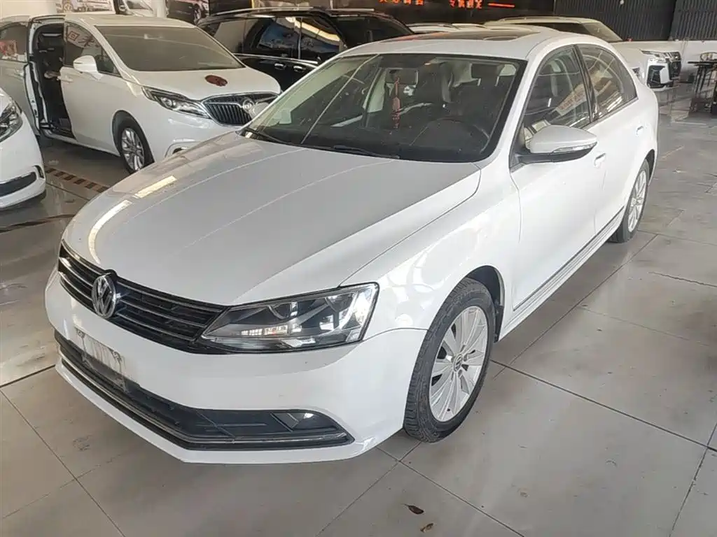 Volkswagen Sagitar 2015 1.6L Manual Comfort фото 2