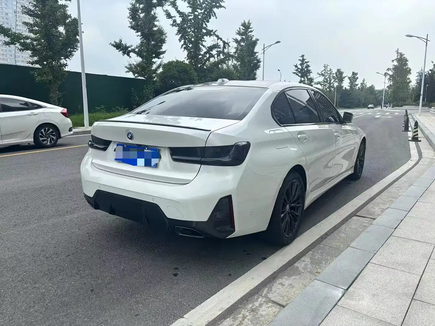 BMW 3 Series 2024 325Li M Sport Shadowline Package фото 6