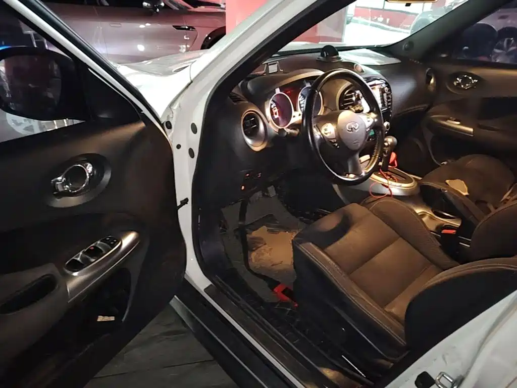 Infiniti ESQ 2017 2014 1.6L Free Edition