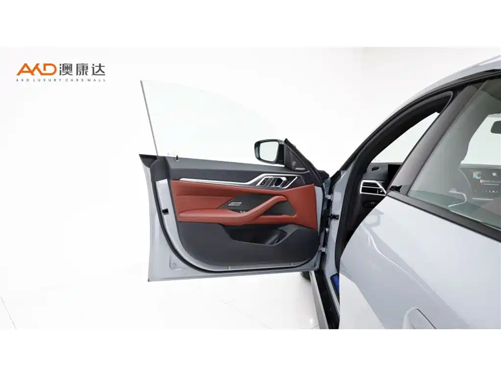 BMW 4 Series 2024 430i Gran Coupe M Sport Shadowline Package фото 10