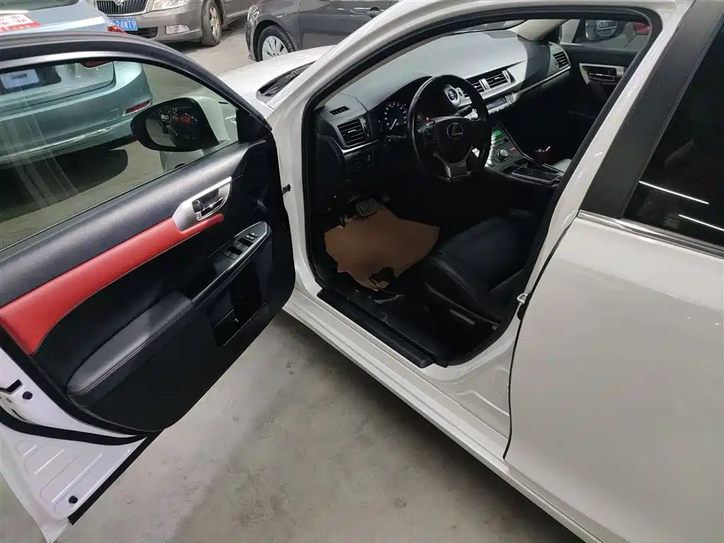 Lexus CT 2017 CT200h Elite Edition (Single Color) China VI фото 12