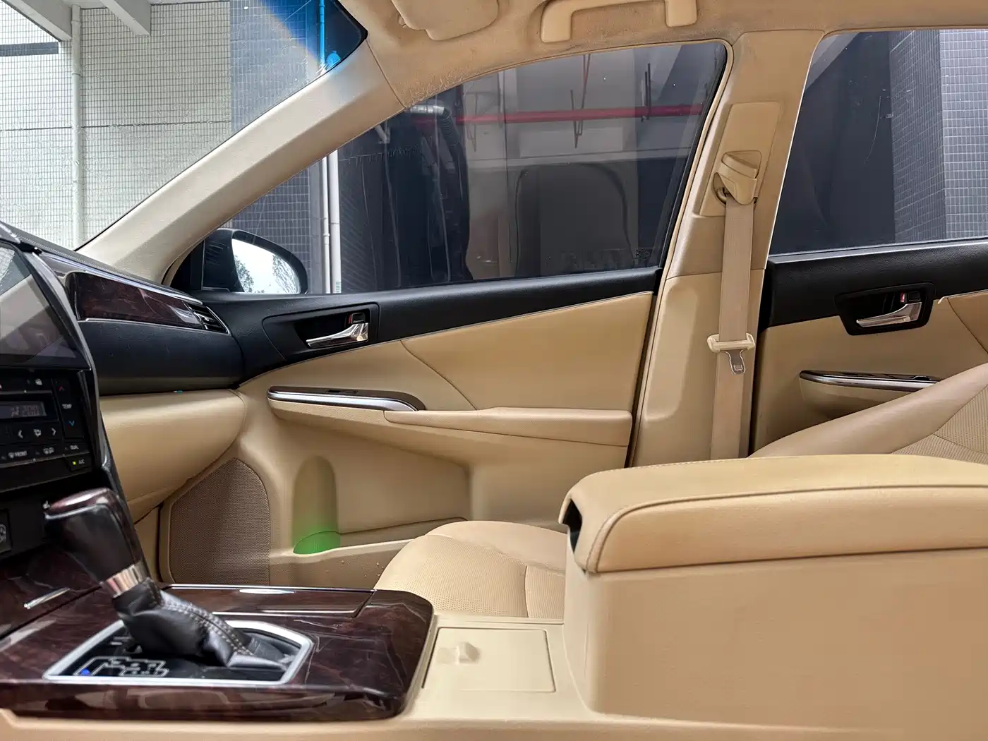 Toyota Camry 2016 2.0G 10th Anniversary Luxury Edition фото 21