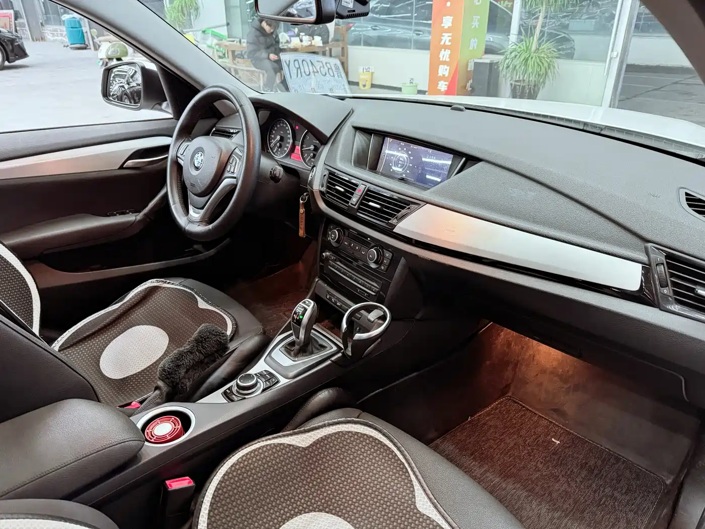BMW X1 2014 sDrive18i Leading Edition фото 18