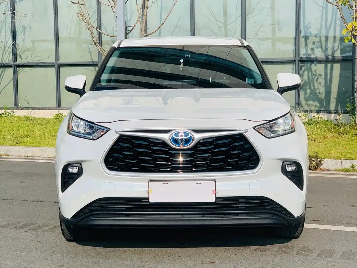 Фото 2 - Toyota Highlander