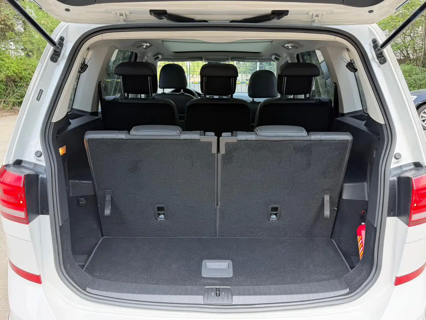Volkswagen Touran 2021 Touran L 280TSI DSG Cross Edition 7-seater фото 16
