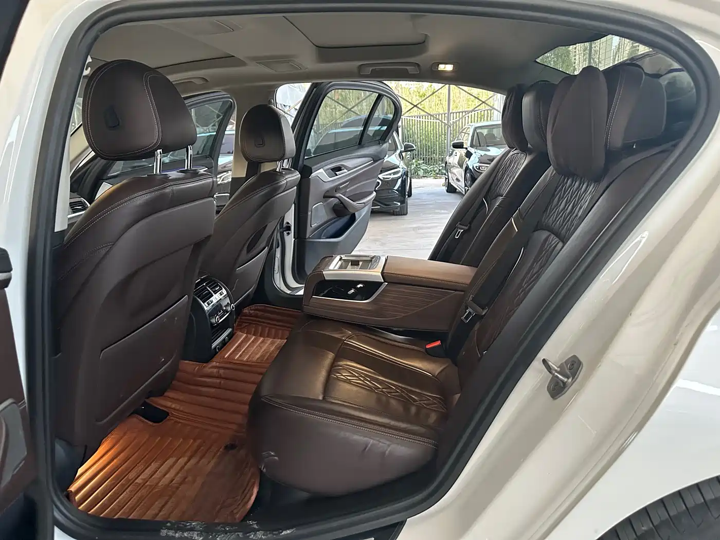 BMW 5 Series 2018 530Li Exclusive Luxury Package фото 19
