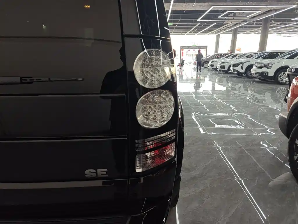 Land Rover Discovery 2016 3.0 SC V6 SE фото 8