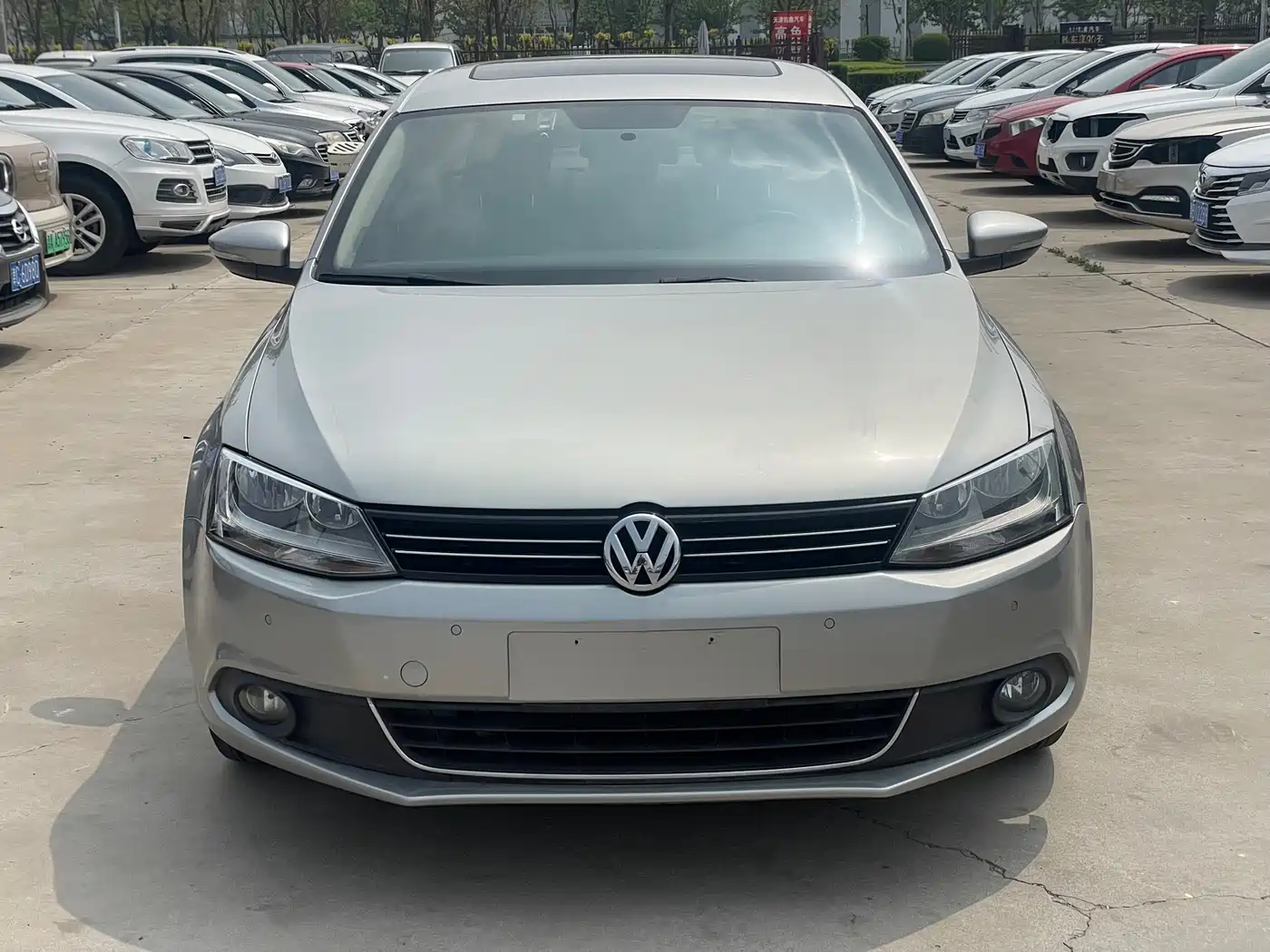 Volkswagen Sagitar 2012 1.4TSI Manual Luxury фото 2