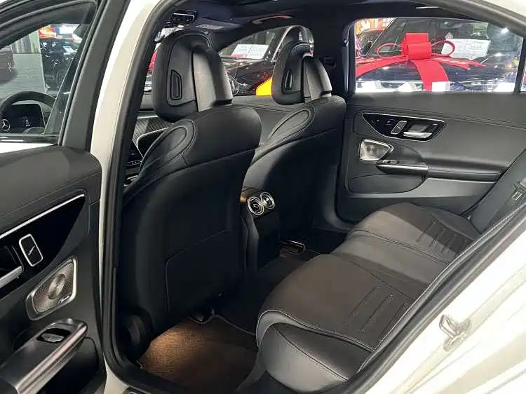 Mercedes-Benz C-Class 2025 C 260 L Night Sport Edition фото 5