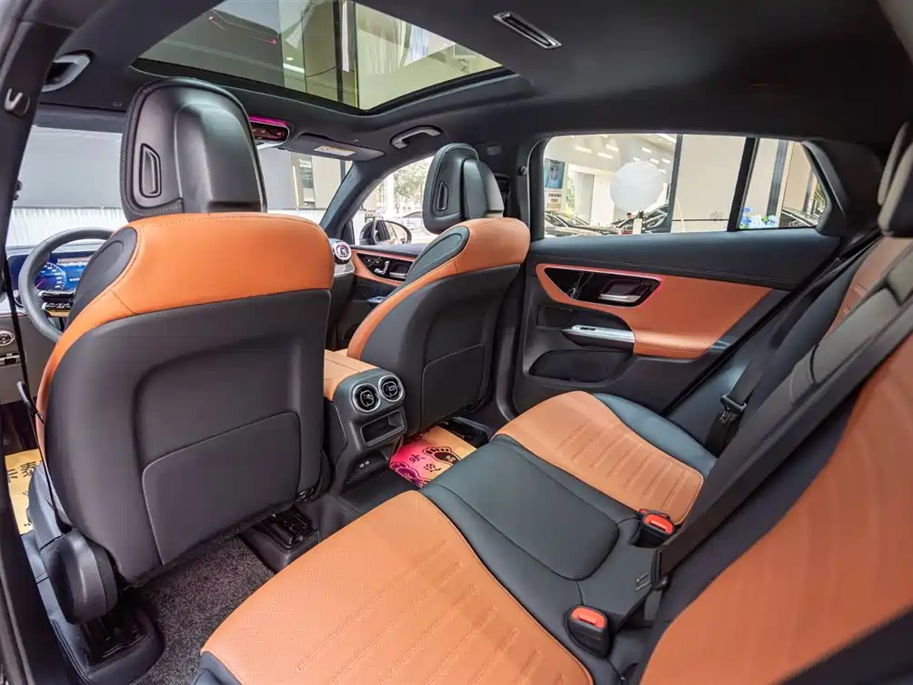 Mercedes-Benz GLC Coupe 2025 GLC 260 4MATIC Coupe SUV фото 18
