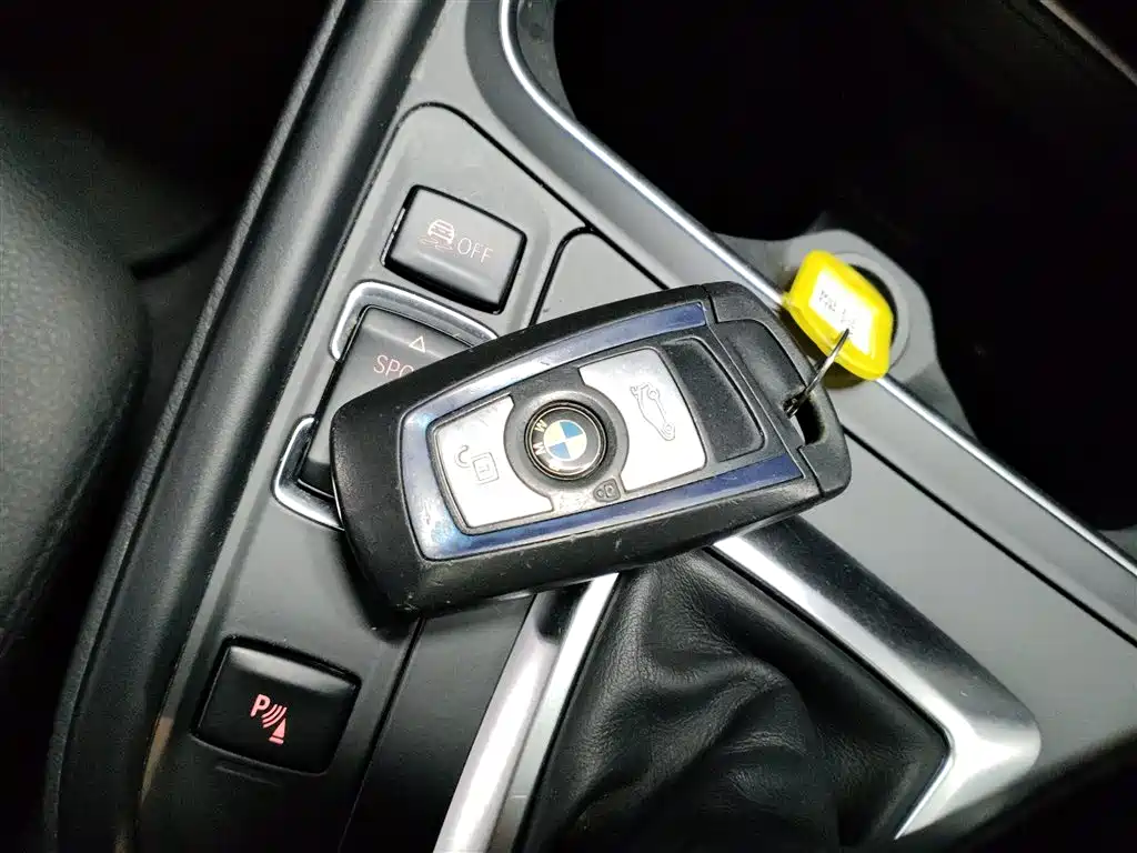 BMW 3 Series 2017 320Li M Sport фото 12