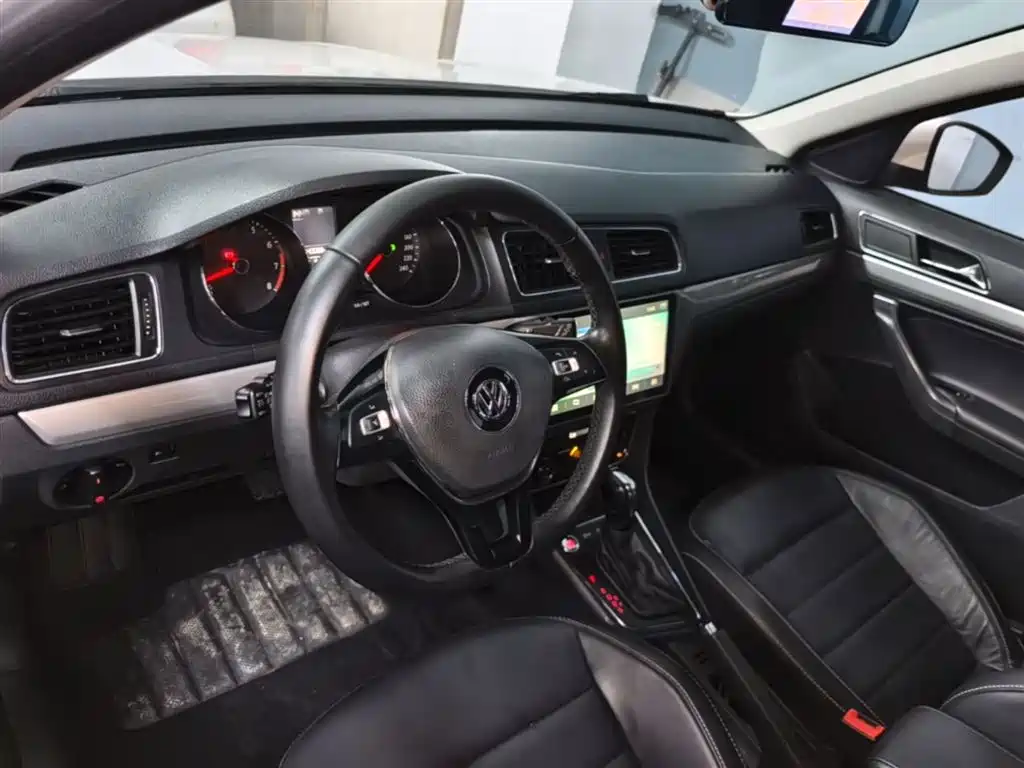 Volkswagen Lavida Tour 2017 230TSI DSG Comfort Edition фото 10