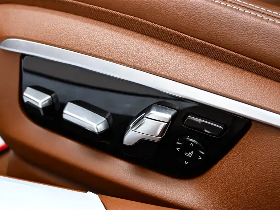 BMW 7 Series 2019 Facelift 740Li xDrive Executive M Sport Package фото 27