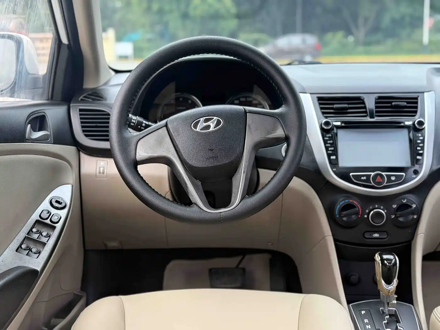 Hyundai Verna 2014 1.4L Automatic Leading GLX фото 12