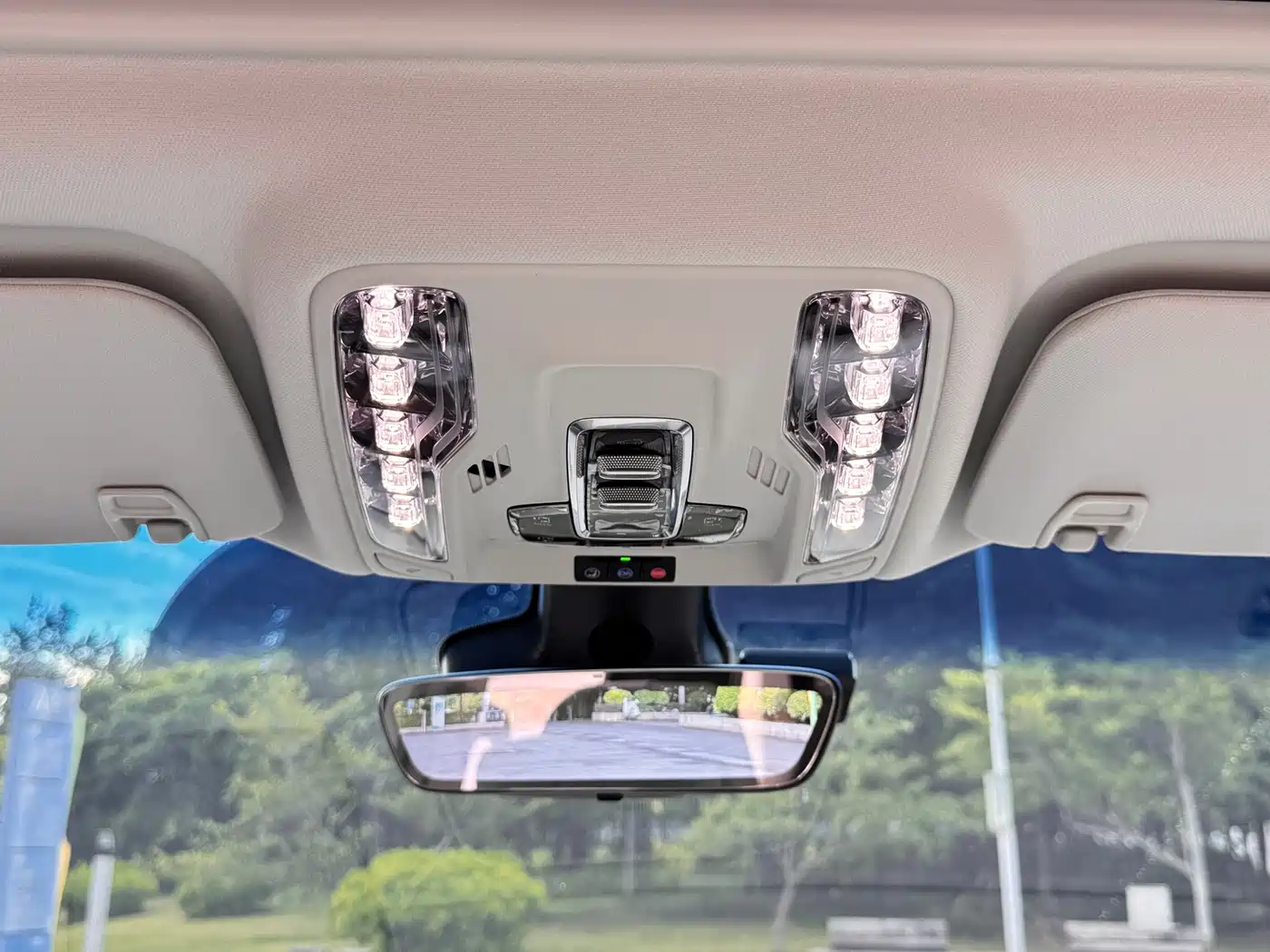 Buick GL8 New Energy 2024 Landglory Premium Edition 7-Seater фото 11