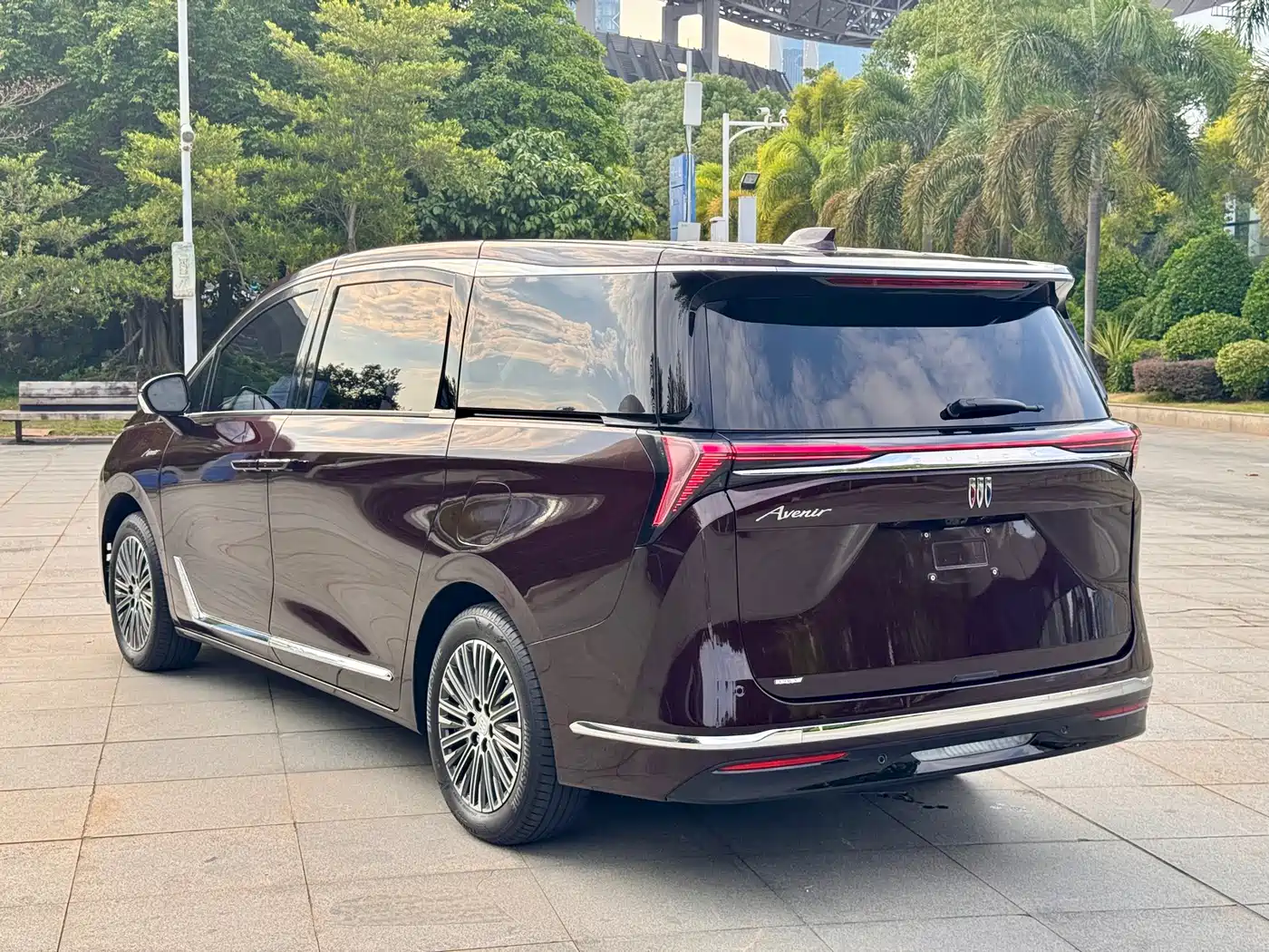 Buick GL8 New Energy 2024 Landglory Premium Edition 7-Seater фото 4