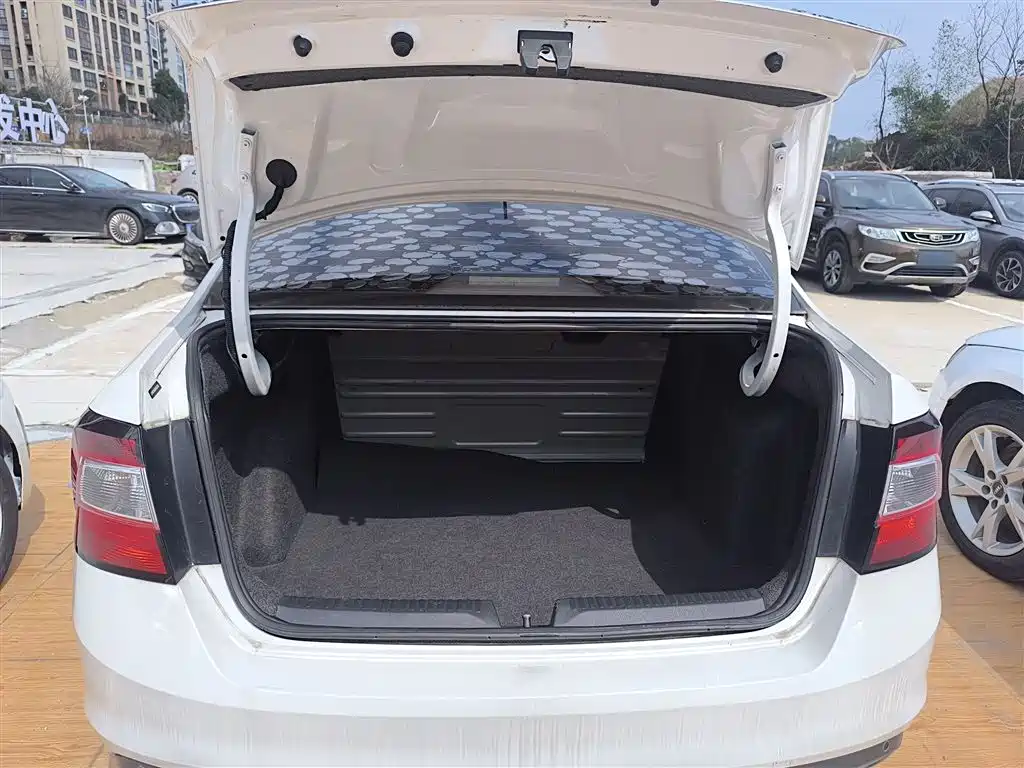 Škoda Rapid 2019 1.5L Automatic Comfort China V фото 19