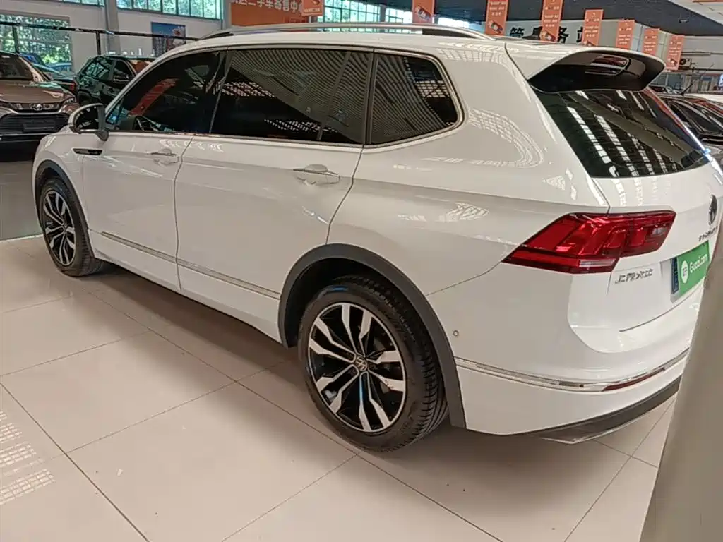 Volkswagen Tiguan L 2021 330TSI Automatic 2WD R-Line Premium фото 5