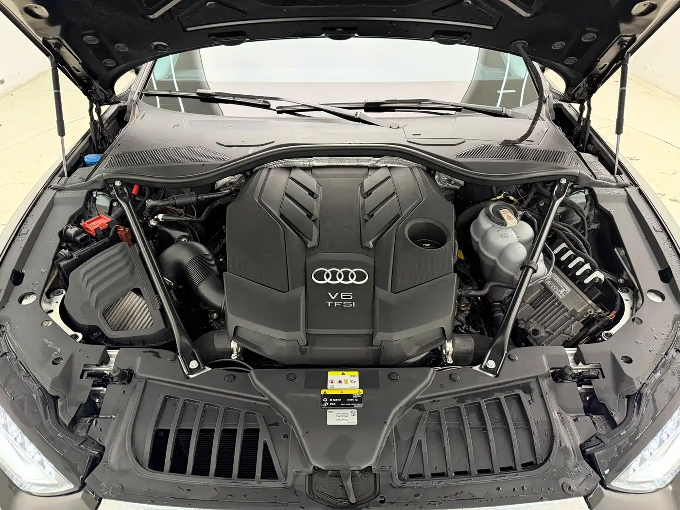 Audi A8 2023 A8L 50 TFSI quattro Exclusive фото 32