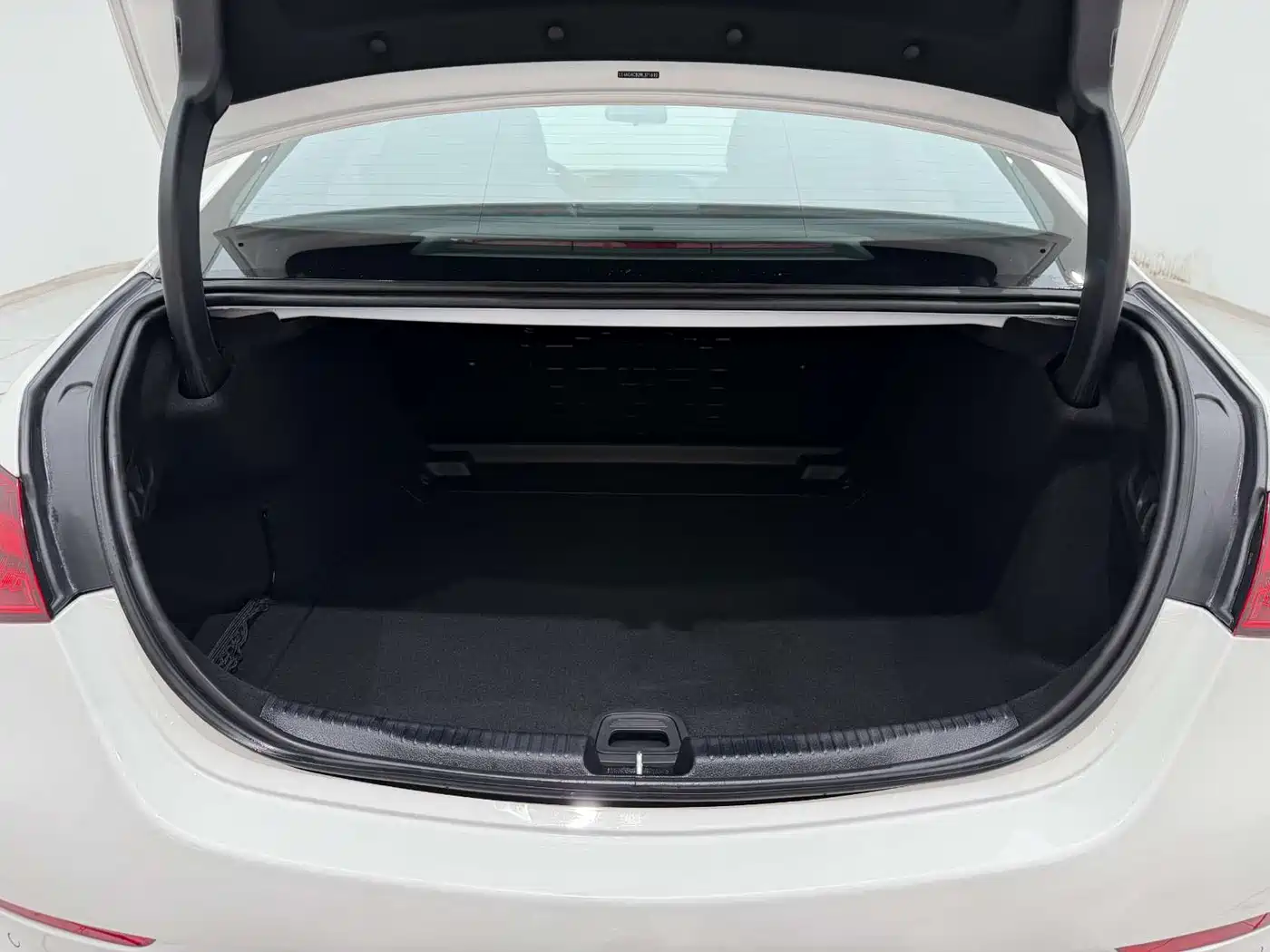 Mercedes-Benz C-Class 2024 Second Facelift C 260 L Sport фото 11