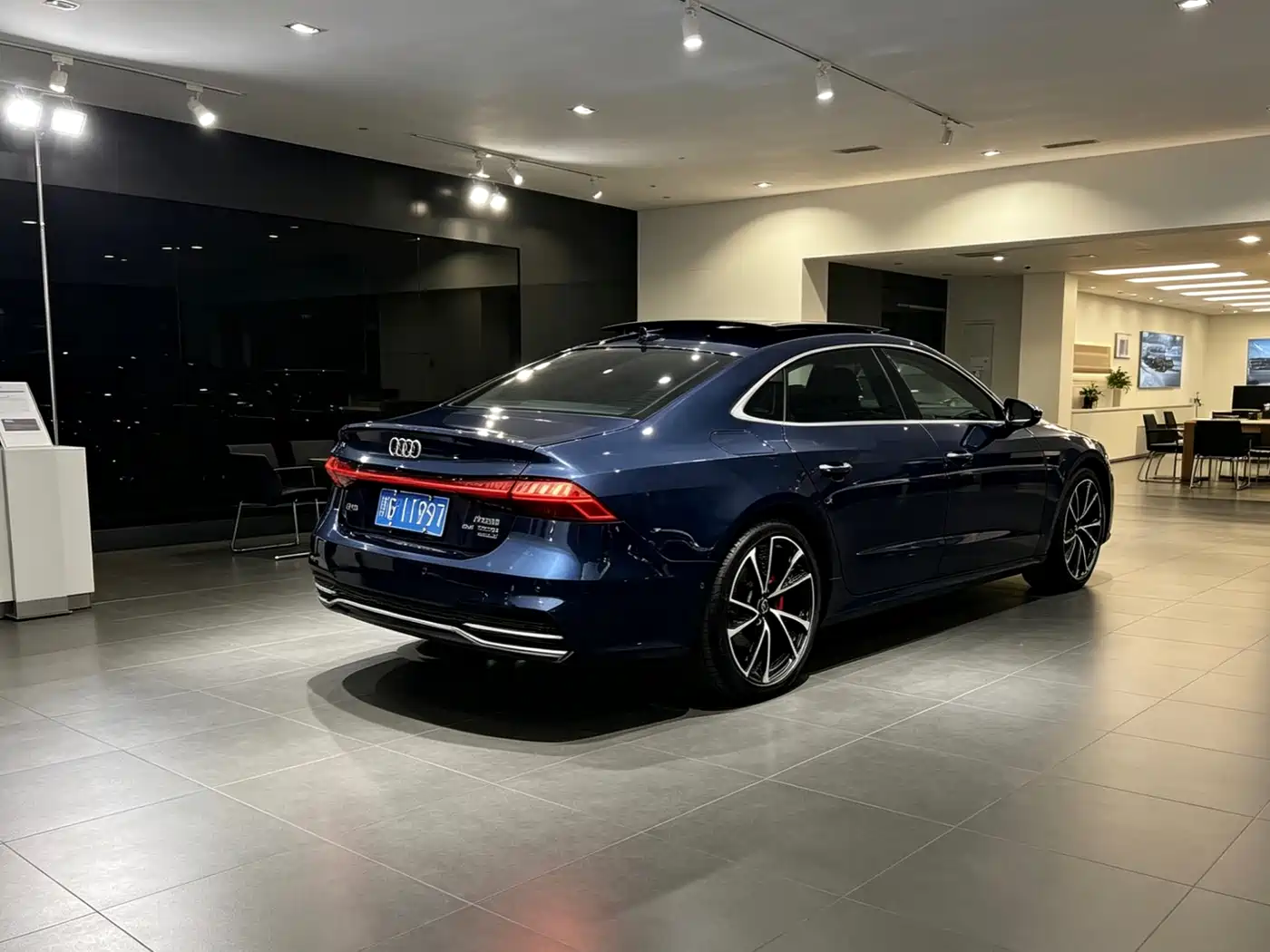 Audi A7L 2024 45TFSI quattro S-line Vision Edition Crystal Package фото 3