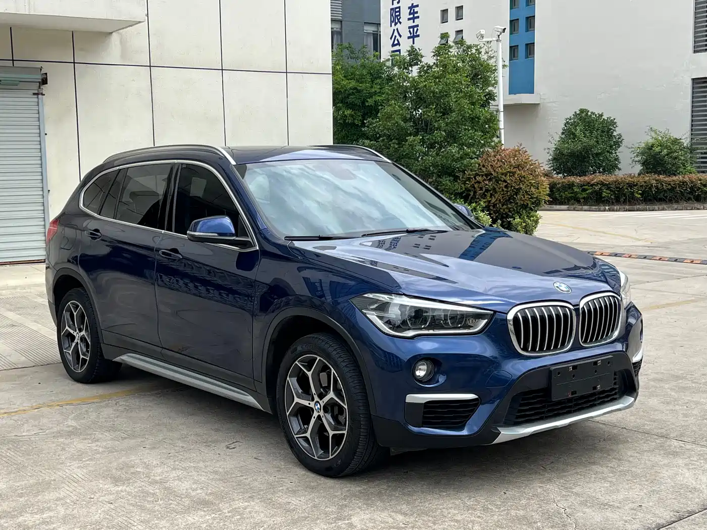 BMW X1 2018 sDrive18Li Premium Model фото 3