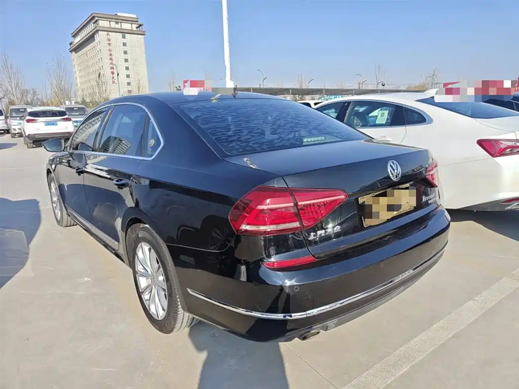 Volkswagen Passat 2017 330TSI DSG Prestige фото 5