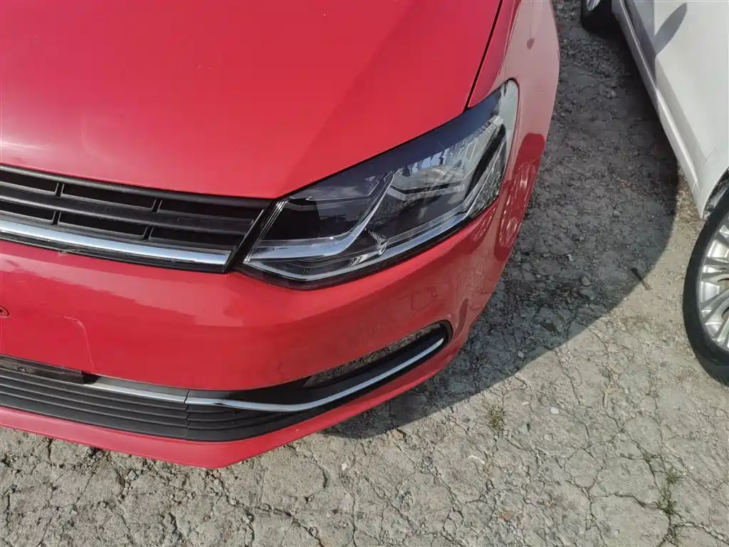 Volkswagen Polo 2014 1.6L Automatic Comfort Edition фото 18
