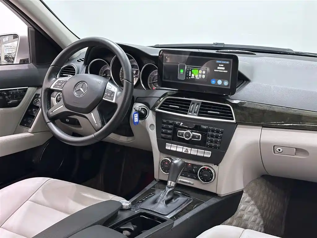 Mercedes-Benz C-Class 2011 C 200 CGI Fashion фото 11
