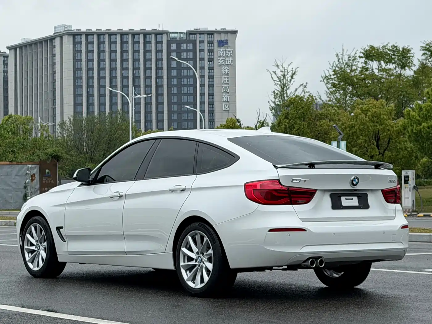 BMW 3 Series GT 2018 320i Fashion фото 5