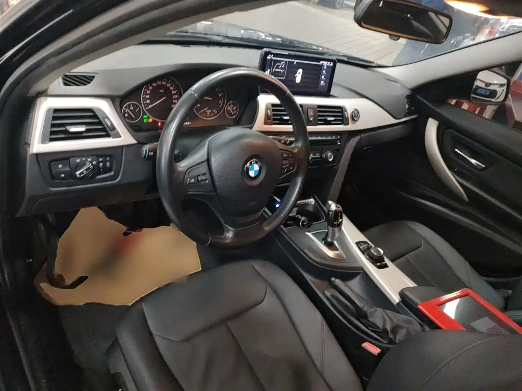 BMW 3 Series 2015 320i Progressive фото 6