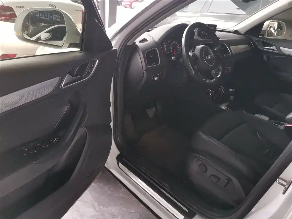 Audi Q3 2015 35 TFSI quattro Millionth Anniversary Premium фото 16