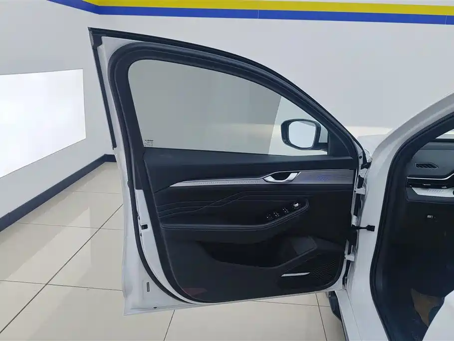 GEELY AUTOMOBILE XINGRUI