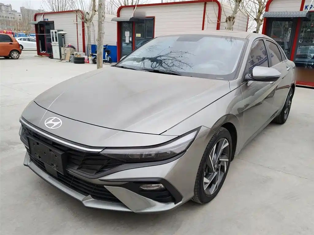 Hyundai Elantra 2023 1.5L CVT GLX Elite Edition фото 2