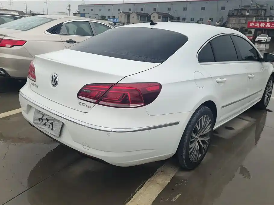 Volkswagen FAW-Volkswagen CC 2016 Model 1.8TSI Luxury фото 3