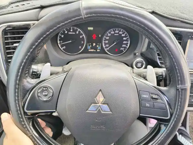 Mitsubishi Outlander (Import) 2016 2.4L 4WD Elite 5-seater — фото 4