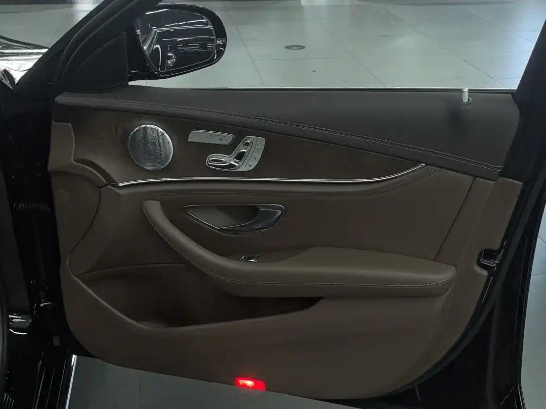 Mercedes-Benz E-Class 2019 E 300 L Luxury фото 8