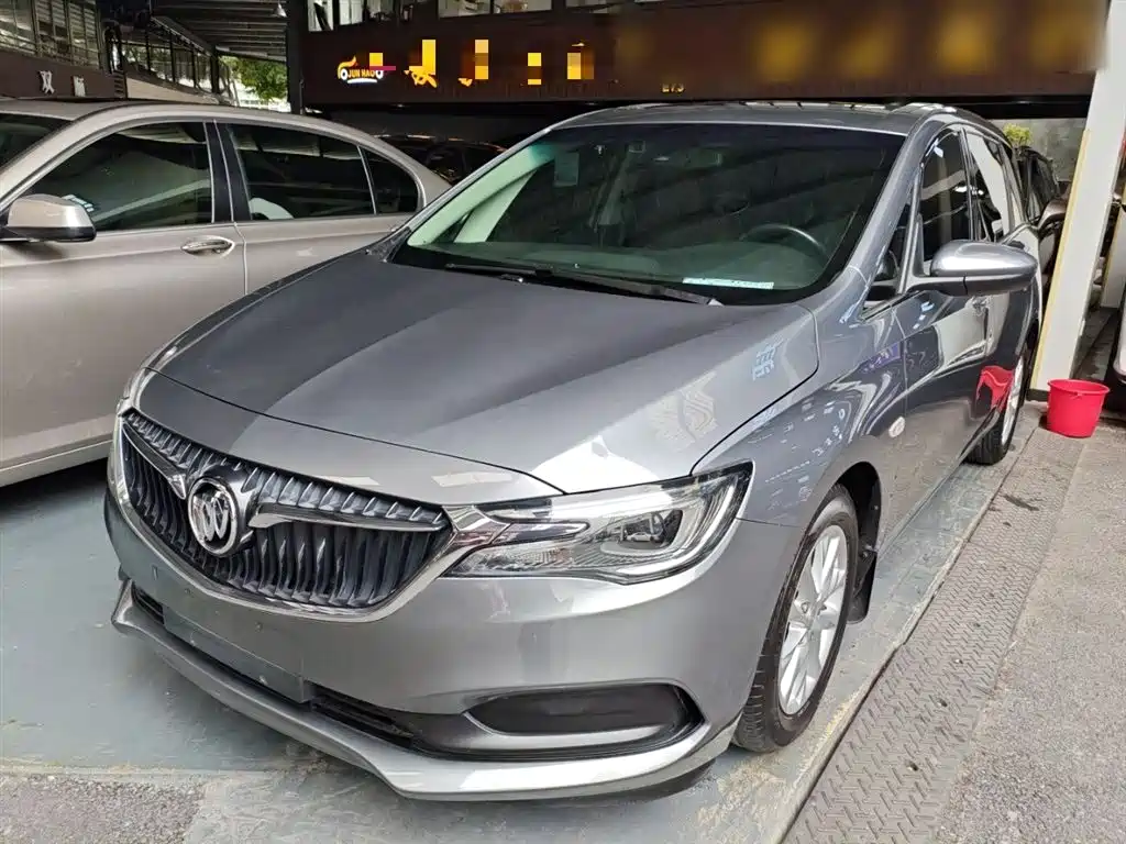 Buick GL6 2018 18T 6-Seater Luxury
