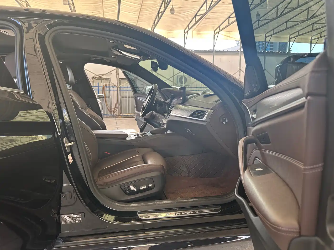 BMW 5 Series 2021 530Li Leading Luxury Package фото 17